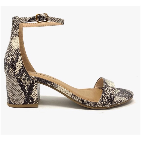 FAUX LEATHER BLOCK HEELED SANDALS - Picture 8 of 8